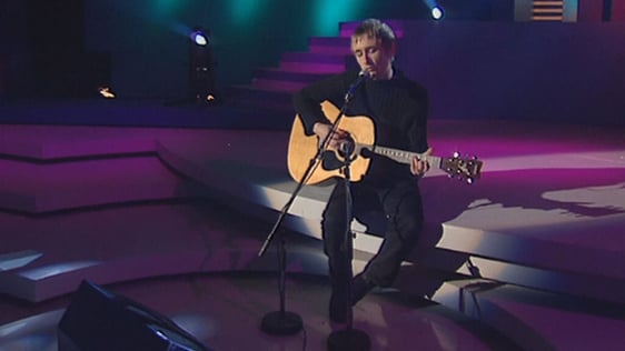 Neil Hannon performing on 'Kenny Live' (1999)