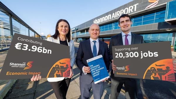 Mary Considine, CEO The Shannon Airport Group, Neil McCullough from Oxford Economics, and Minister of State at the Department of Transport, Jack Chambers at the launch of today's report